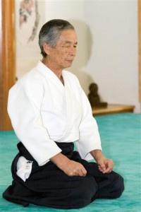 Maître Tamura dans son dojo à Bras